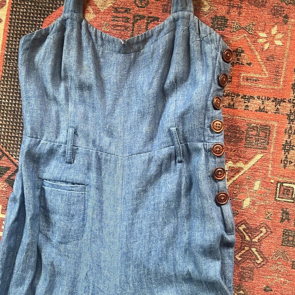 Anthropologie Elevenses
Sharlene Denim Chambray
Jumpsuit Miley Cyrus Size 4 - Picture 4 of 8